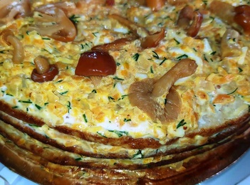 Торт закусочный "Куриный" с маринованными опятами, плавленным сыром, зеленью и чесноком 1,100 кг