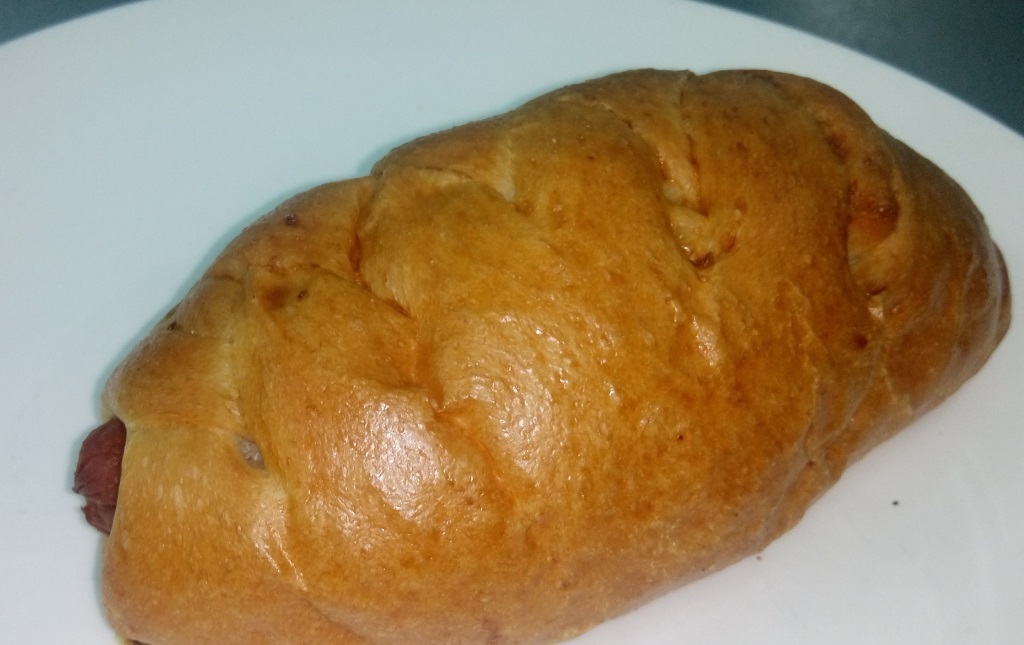 Сосиски в картошке – пирожки с начинкой из обжаренного (испеченного) пюре